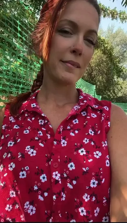 The best milfs come with their own snacks