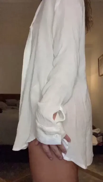 [F] look what I hide under my white shirt