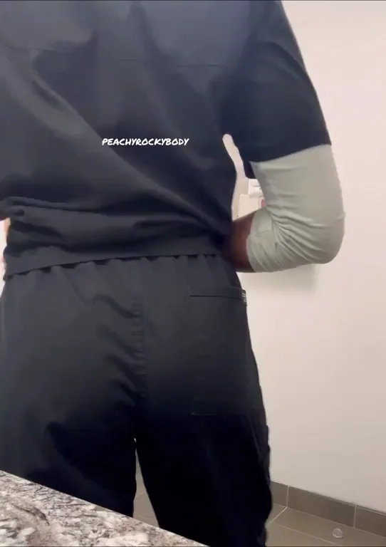 Being a nurse is hard I wish I could shake my ass for my patients 🍑