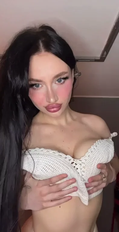 I think wet boobs are sexier