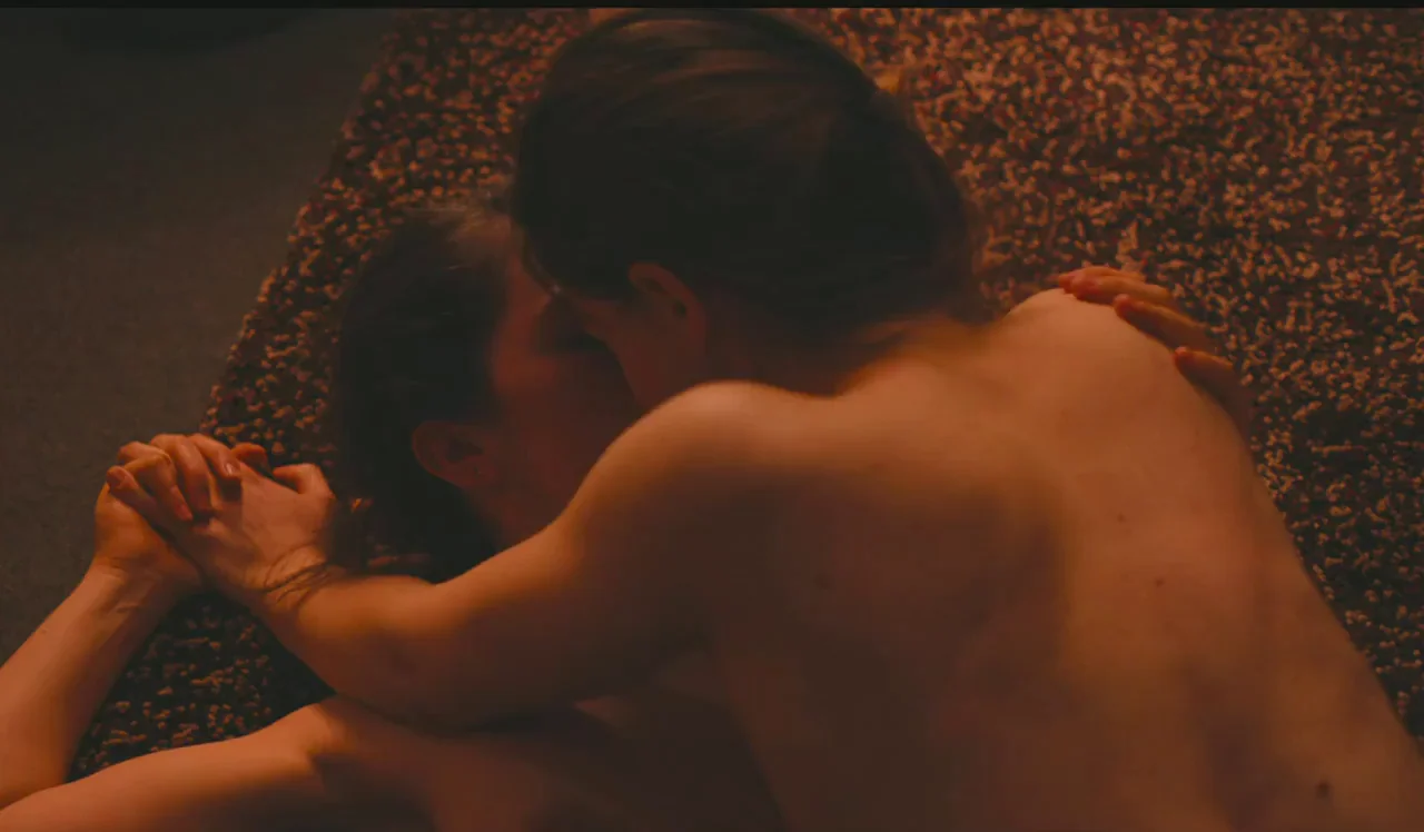 Alina Schaller & Judith Altenberger in 'Breaking the Ice'