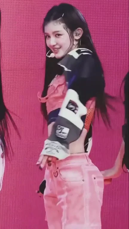 Danielle's Slutty Pink Cargo Grind: NewJeans K-Pop Ass Tease