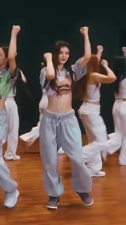 Danielle from NewJeans Dance Tease 💃🔥 Kpop Fap Fuel
