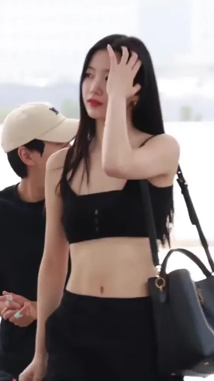 🔥 Kazuha's Slutty Crop Top Tease at Airport 💋 LE SSERAFIM Fap Fuel