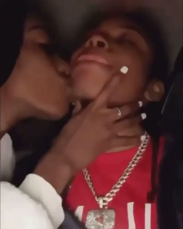 car kisses