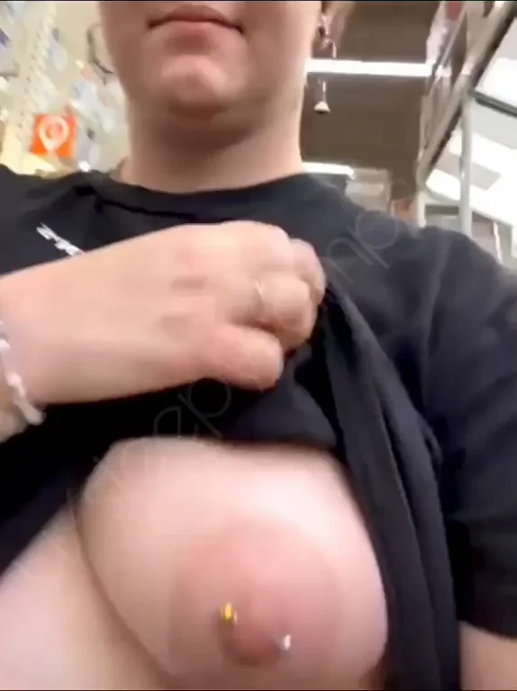 Hunting Buff Mascs at Home Depot & Flashing My Juicy Tits 😈🔥