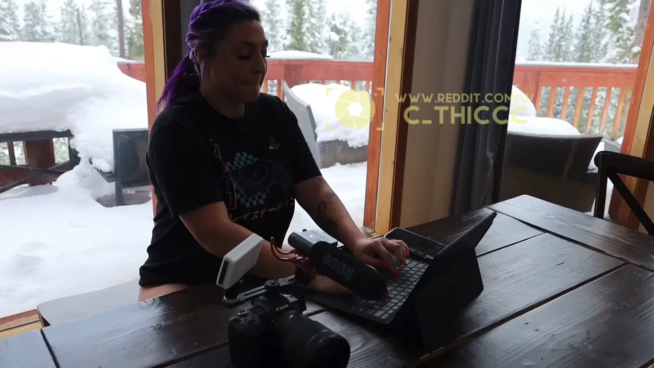 Hotter Than a Maid: Freeuse Pussy Licking Slut 👅❄️