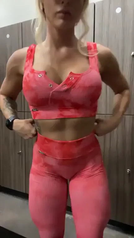 Locker Room Yoga Pant Tease with Juicy Surprise Ending 😈🍑