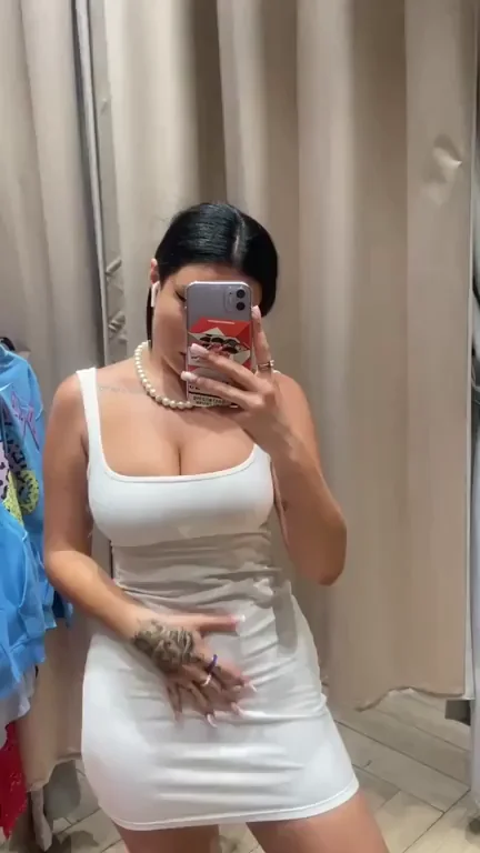Do anyone want to go shopping with me ? F19