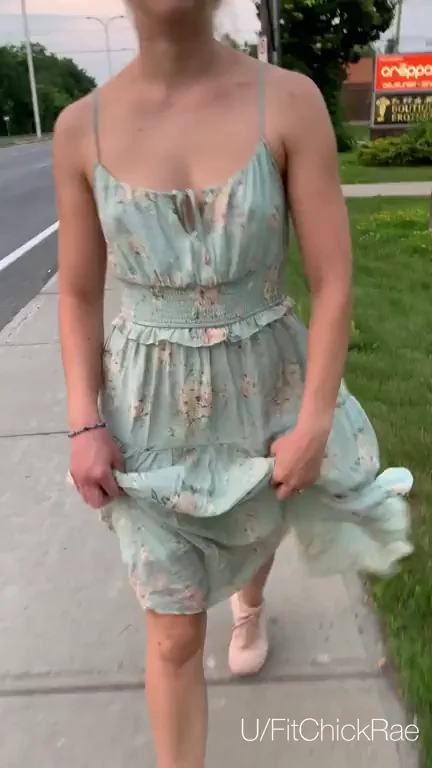 Cute Blonde Flasher's Happy Public Titty Tease 😘💦 (f)