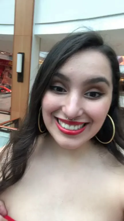 NancyMiami's Teasing Mall Boob Flash Invite