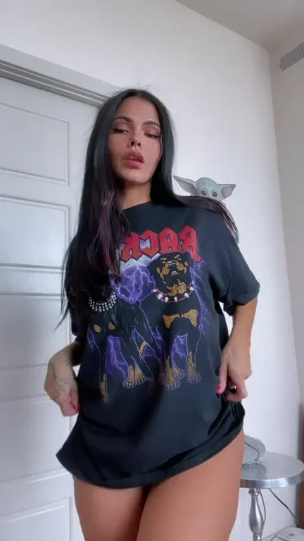 [TW] This is how i shake my ass at parties