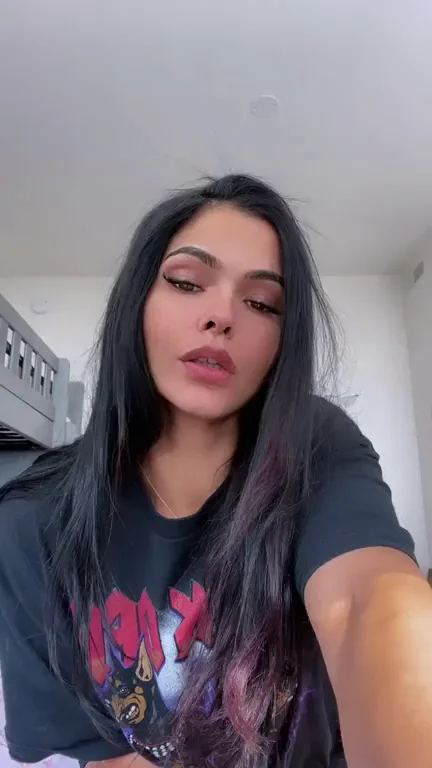 [TW] I hope you kiss my small tits when we cuddle