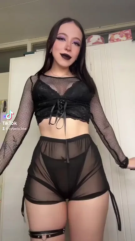 Love this trend! (and showing my booty)