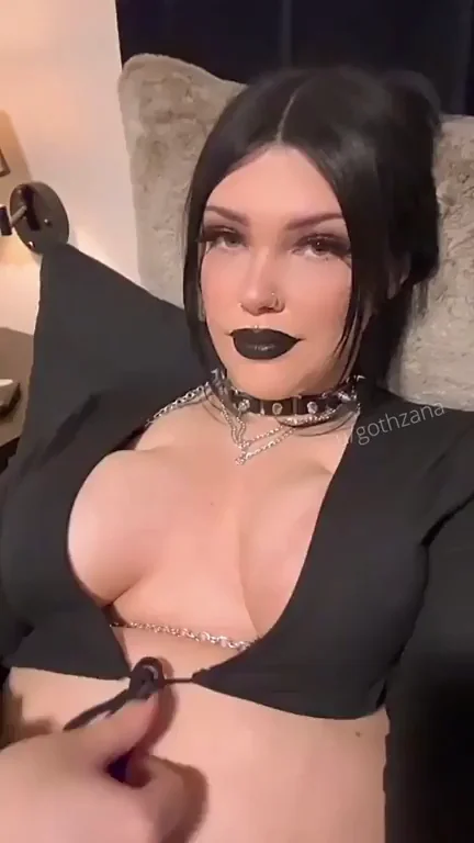 hope you like huge areolas 🥹