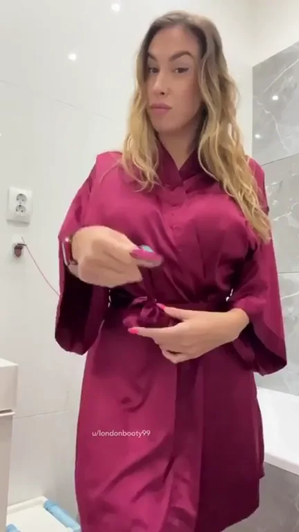 Hot Amateur Slut Teases with Her Massive Tits and Juicy Ass in Silk Robe