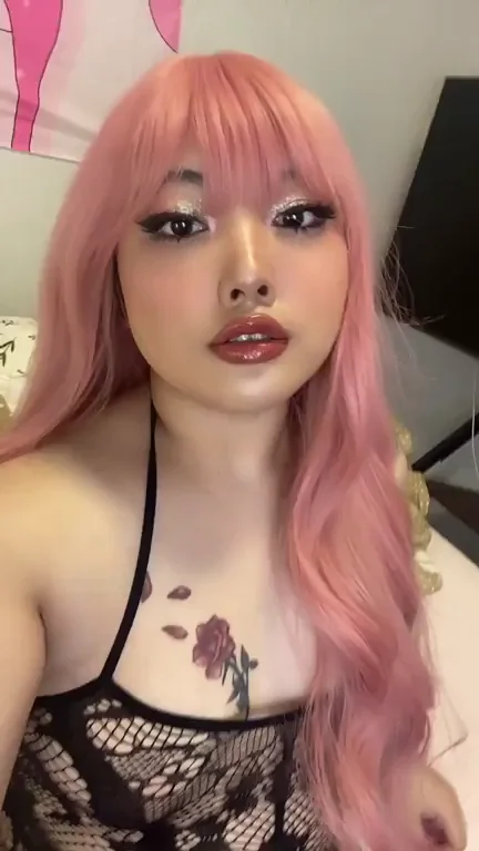 Would you risk ur marriage for 19yo chubby slut like me?;)
