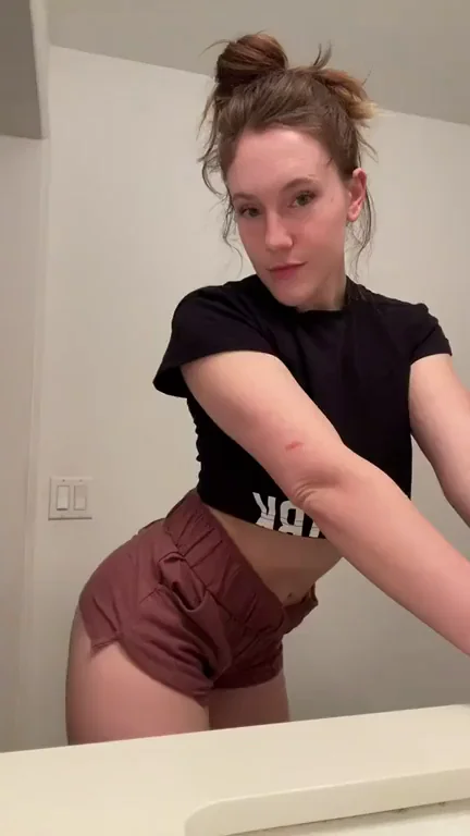 Just Watch My Twerk or Slap This Juicy Ass? 🍑🔥