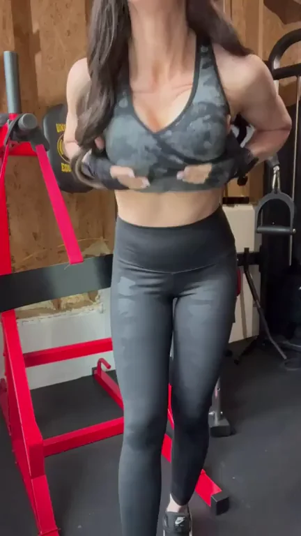 Real mom flaunting her unique style