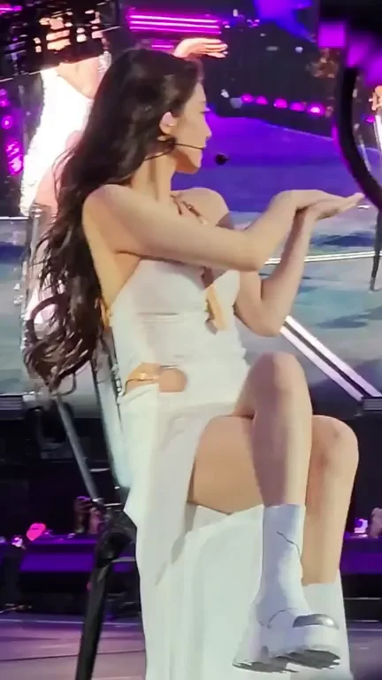 BLACKPINK - Jennie