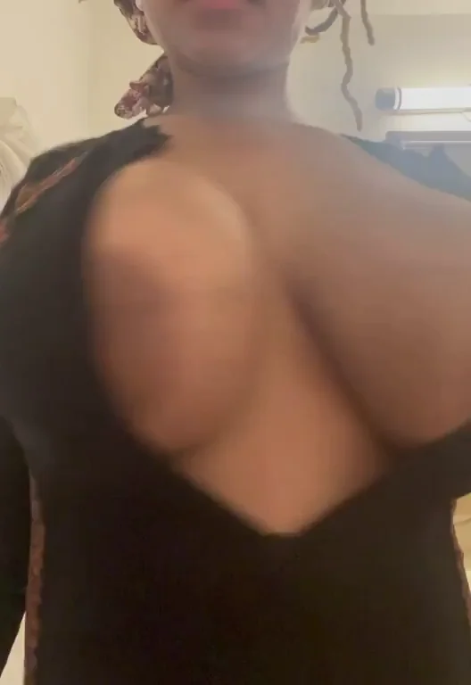 Freeing My Massive Ebony Tits for Daddy 😍🍈🍈