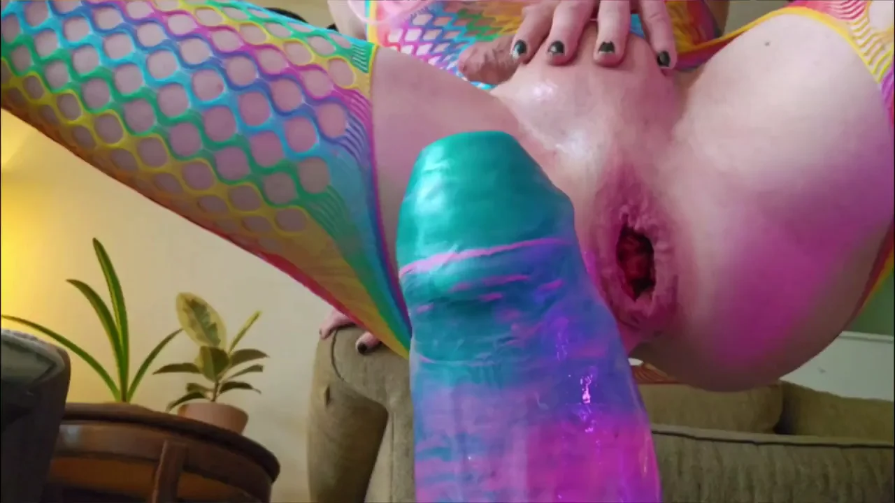 Ruining my hole with a Goliath XXL [Hankey's Toys] and slapping my gape
