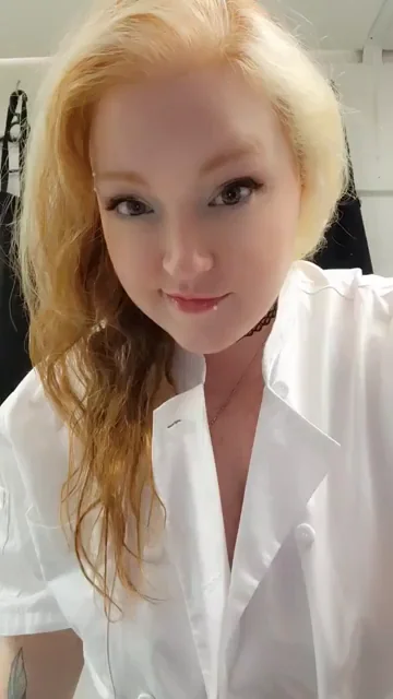 How on earth do I manage to keep these hidden from my coworkers [oc] [f]
