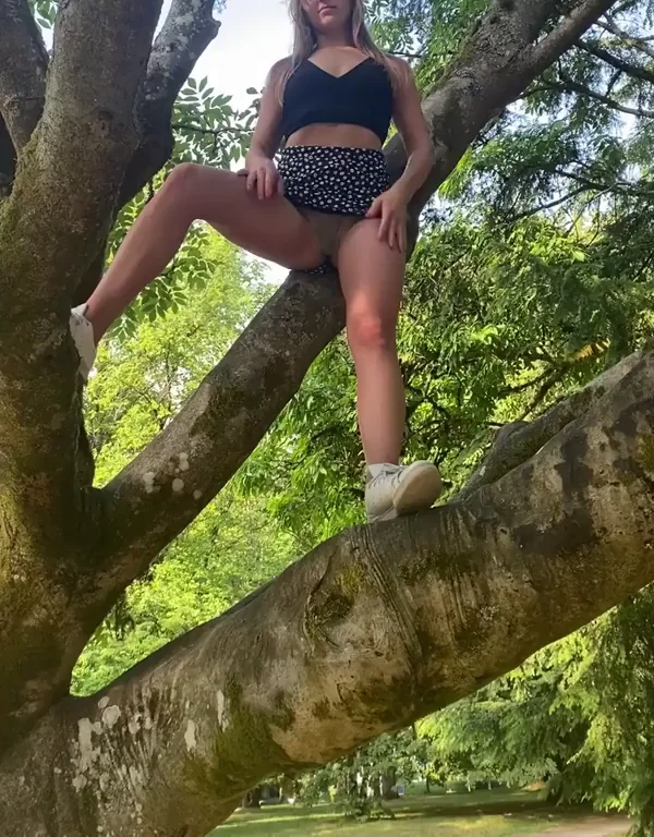 🔥 Tree-Climbing Slut Flashes Her Juicy Assets Outdoors 😈🌳