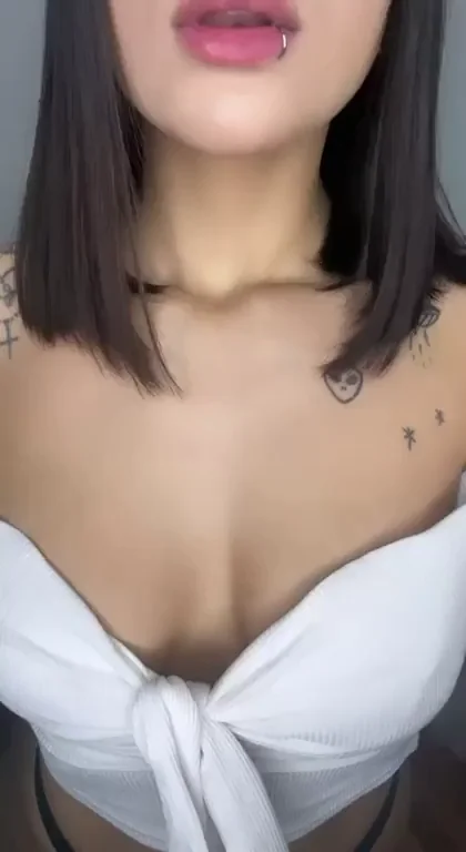 Who knew my big perky boobs could be so bouncy and squishy 🤤”