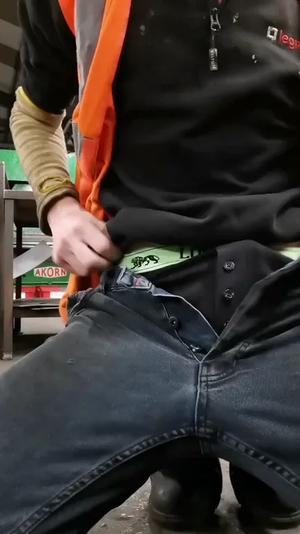 🔥 Hidden Cam Work Flash: Big Dick Tease Turns Me On 😈