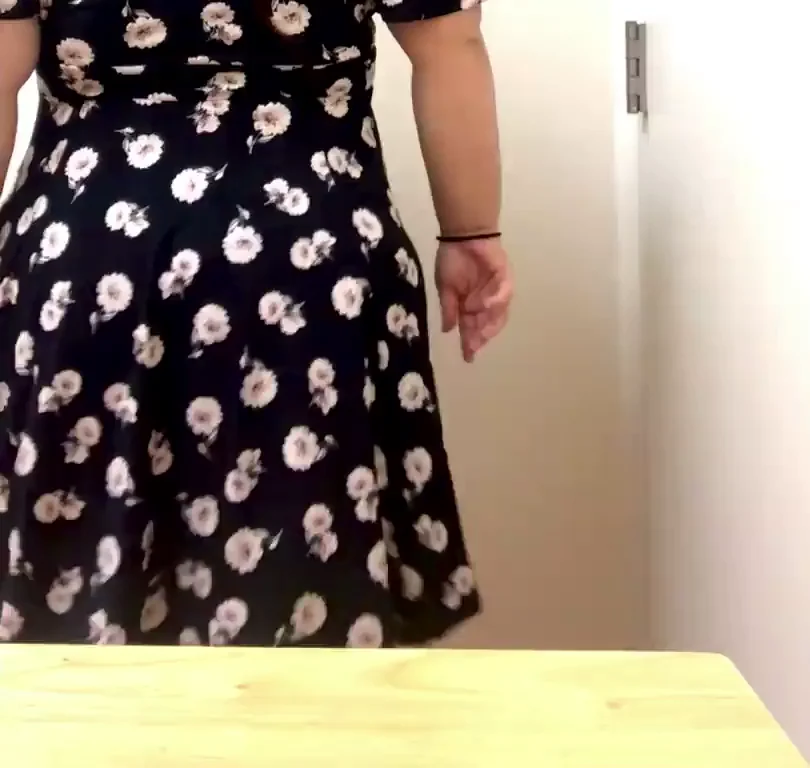 😈 Thick Office Slut Flashes Panties & Juicy Ass to Spice Up Monday 💦