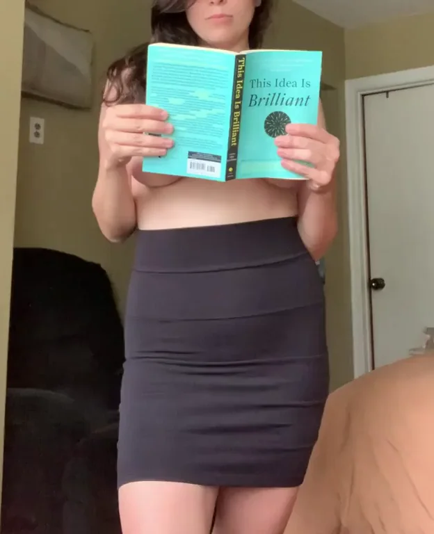 Bookworm MILF Teases Tits & Ass at 36 🐛🍑💦