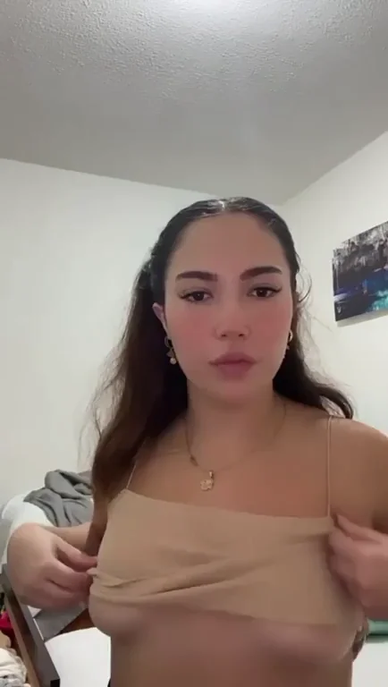 Quiet Girl's Massive Natural Tits Tease 💦🍈🍈