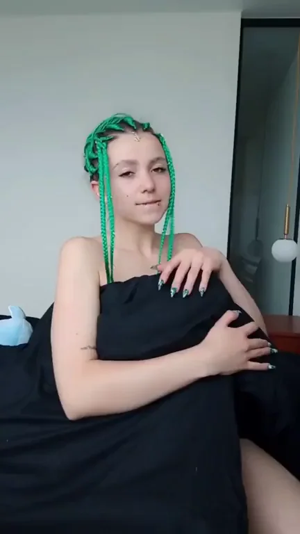 Does the piercing suit my small breasts?