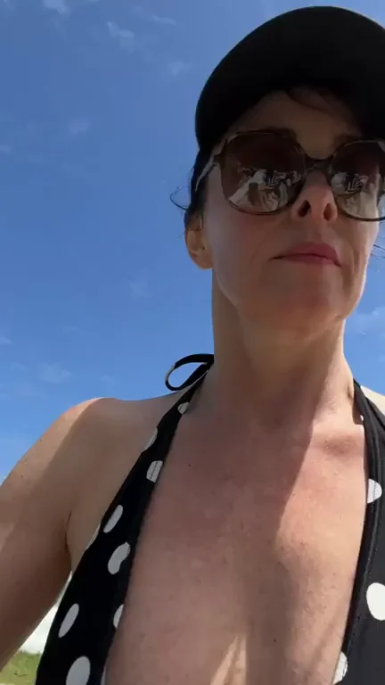 I wish more younger guys were into 47yo like me..