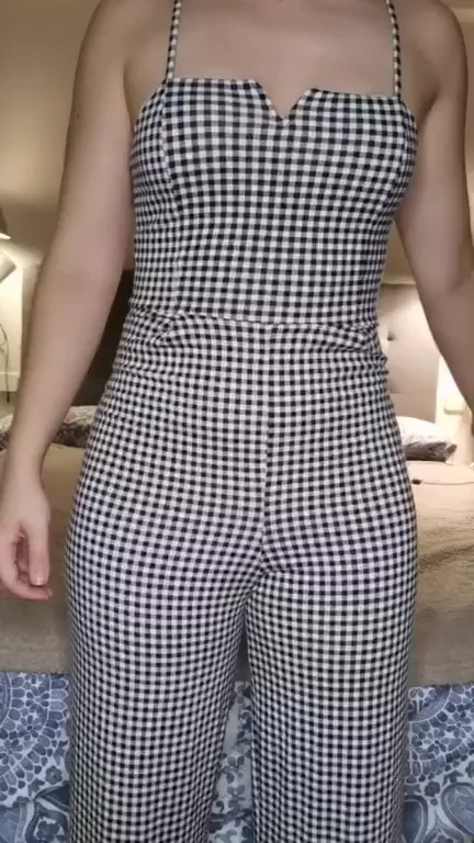 Choose: Boobs or ass.