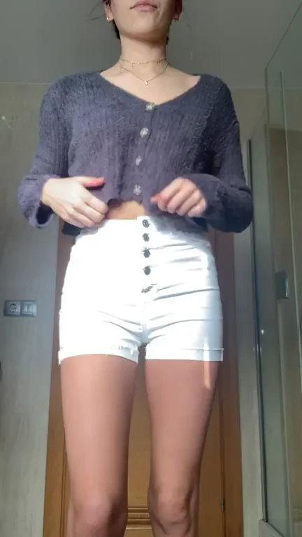 Taste This Petite French Slut's Juicy Ass 🍑😈