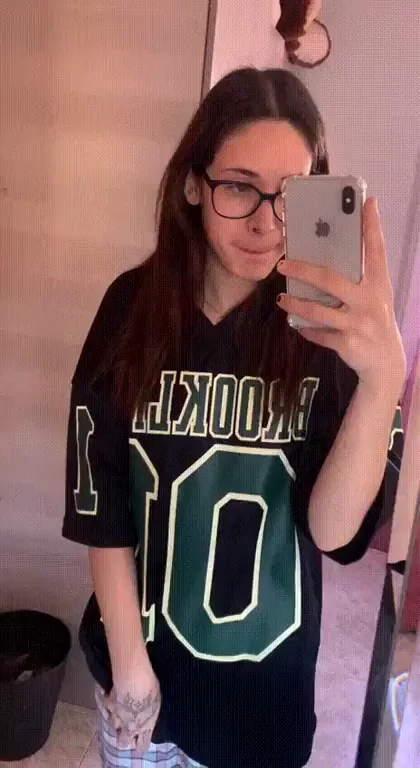 How fuckable would you say I am for a 18 year old? 😁–