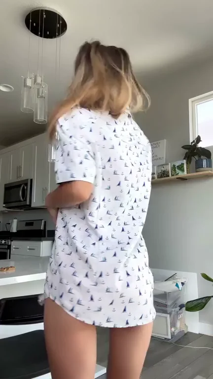 Stealing Your Shirt After I Drain You Dry? Gimme Yours! 👕💦🥵