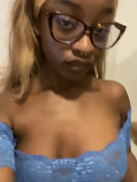 Ebony Babe in Blue Lace: 'I Crave Anal, You Down?'