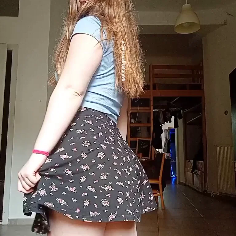 No panties, oops