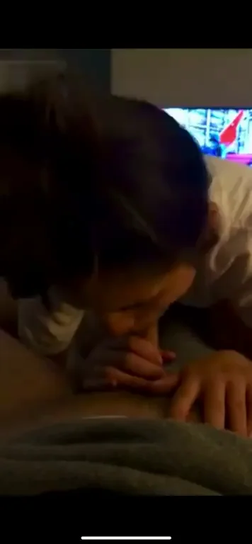 Serena & Alyssa Sloppy Cock Worship 😈🍆💦