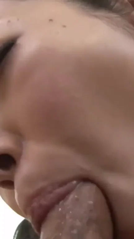 Does anyone know the name or code? Plzz