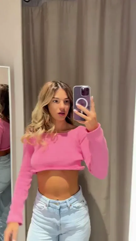 Petite Slut's Fitting Room Tit Tease 😍💕