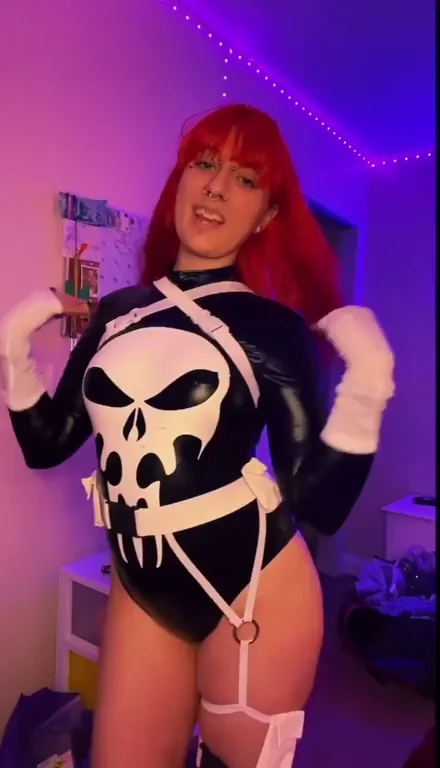 Do you enjoy watching alt girls dance ?