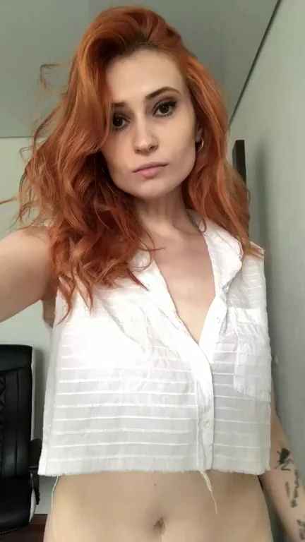 Which do you like more my tits or my hairstyle (drop)