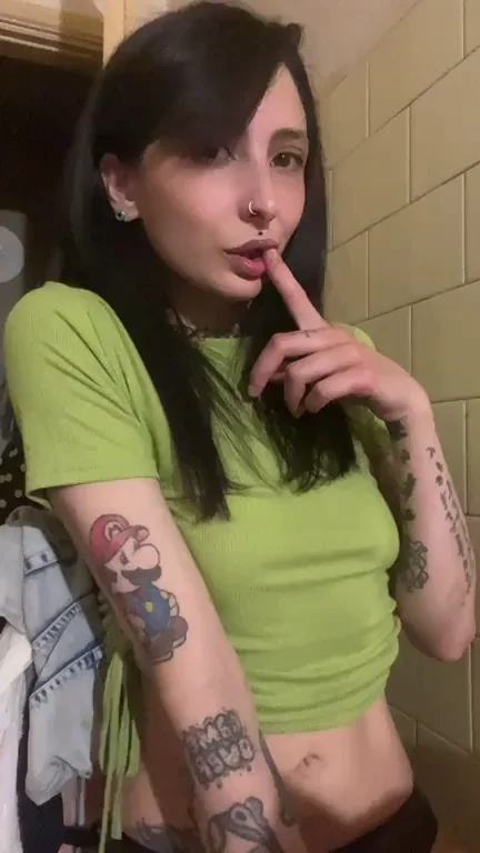 Can i be ur dick sucking goth gf