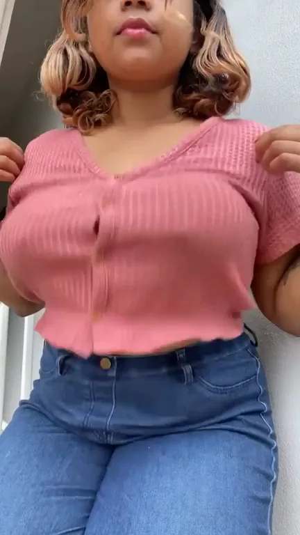 Neighbor's Perks: Chubby Big Tit Tease 😘💦