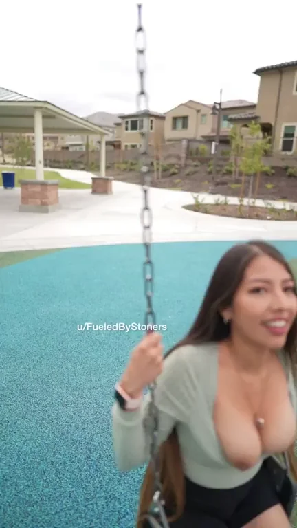 Your favorite filipina flashing on the swings
