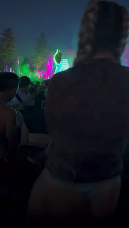 Blonde Festival Slut's Juicy Ass Shaking at Electric Forest 🌲🍑💃